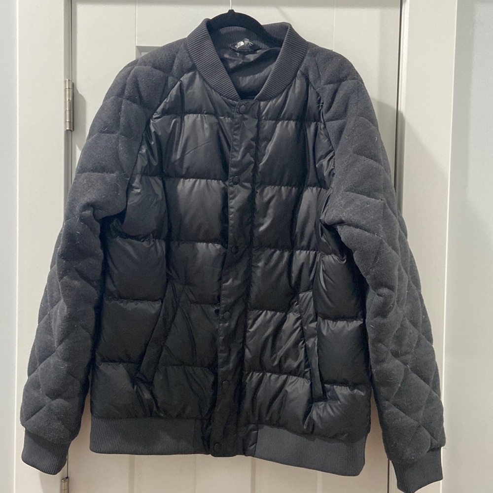 The North Face Men's Goose feather Down Jacket Size Large black and gray sleeve